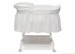 Delta Children Deluxe Sweet Beginnings Bassinet
