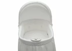 Delta Children Deluxe Sweet Beginnings Bassinet