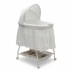 Delta Children Deluxe Sweet Beginnings Bassinet