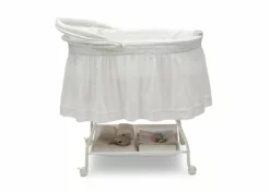 Delta Children Deluxe Sweet Beginnings Bassinet
