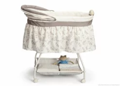 Delta Children Deluxe Sweet Beginnings Bassinet
