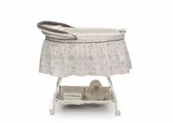 Delta Children Deluxe Sweet Beginnings Bassinet