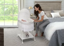 Delta Children Bassinets Classic Breeze Bassinet