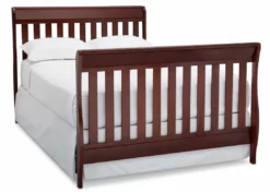 Delta Children Bentley S Convertible Crib And Changer Baby Cribs