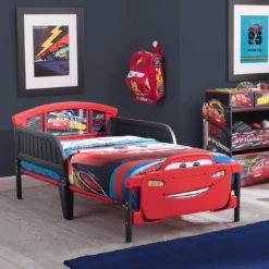 Delta Children Cars 3D-Footboard Toddler Bed