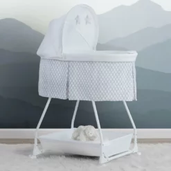 Delta Children Deluxe Soothing Dreams Bassinet 15 Delta Children Deluxe Soothing Dreams Bassinet
